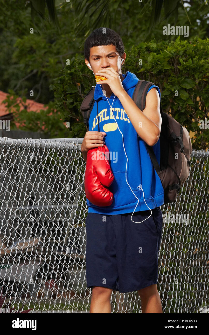 Teenage boy ipod hi-res stock photography and images - Alamy