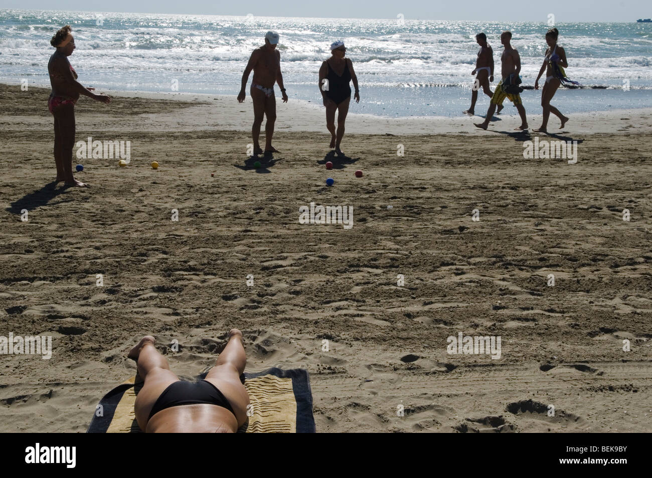 Italian seniors playing boule at the Venice Lido. Adriatic sea Italy 2009 2000s HOMER SYKES Stock Photo