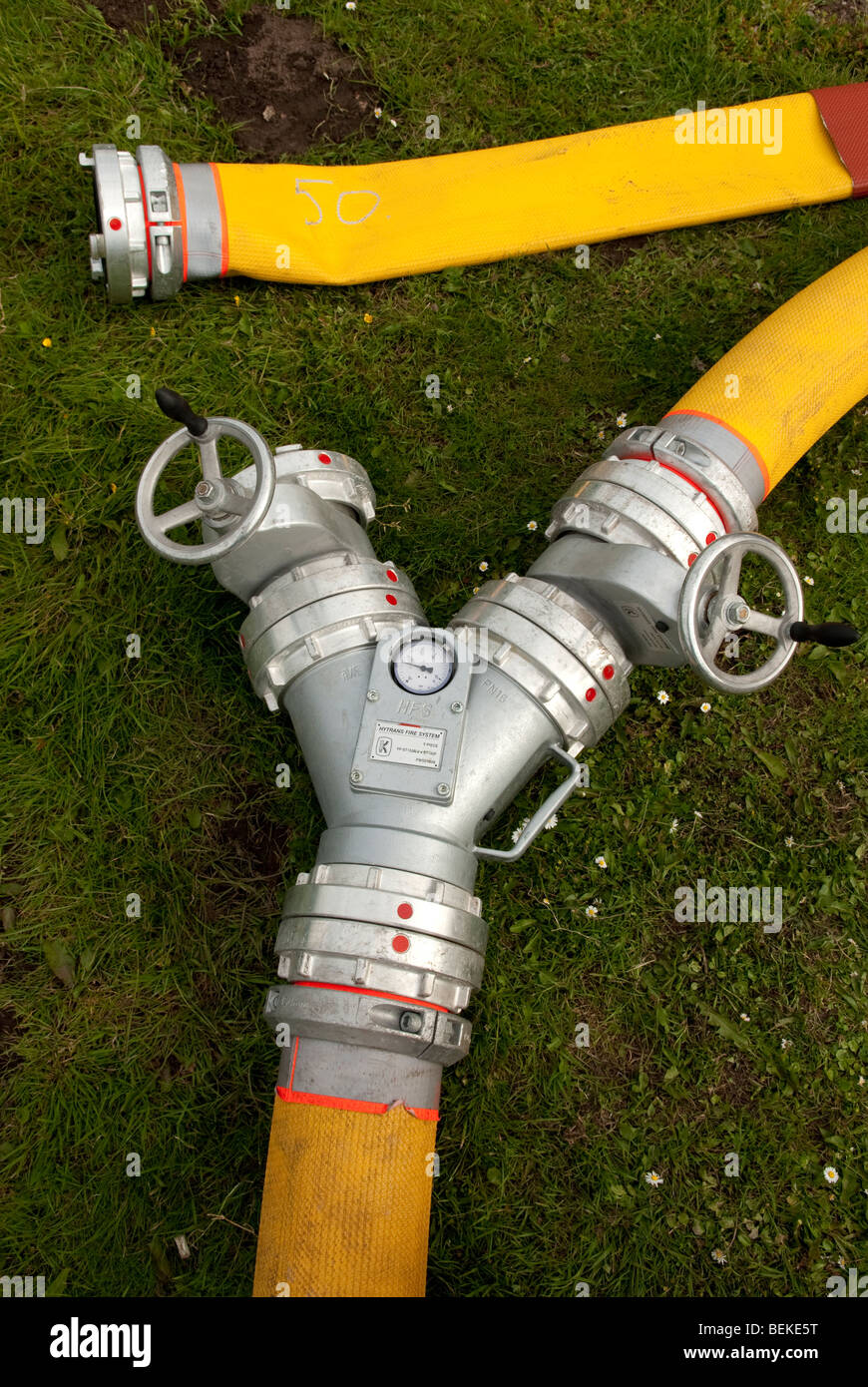 Fireman high volume water pump hires stock photography and images Alamy