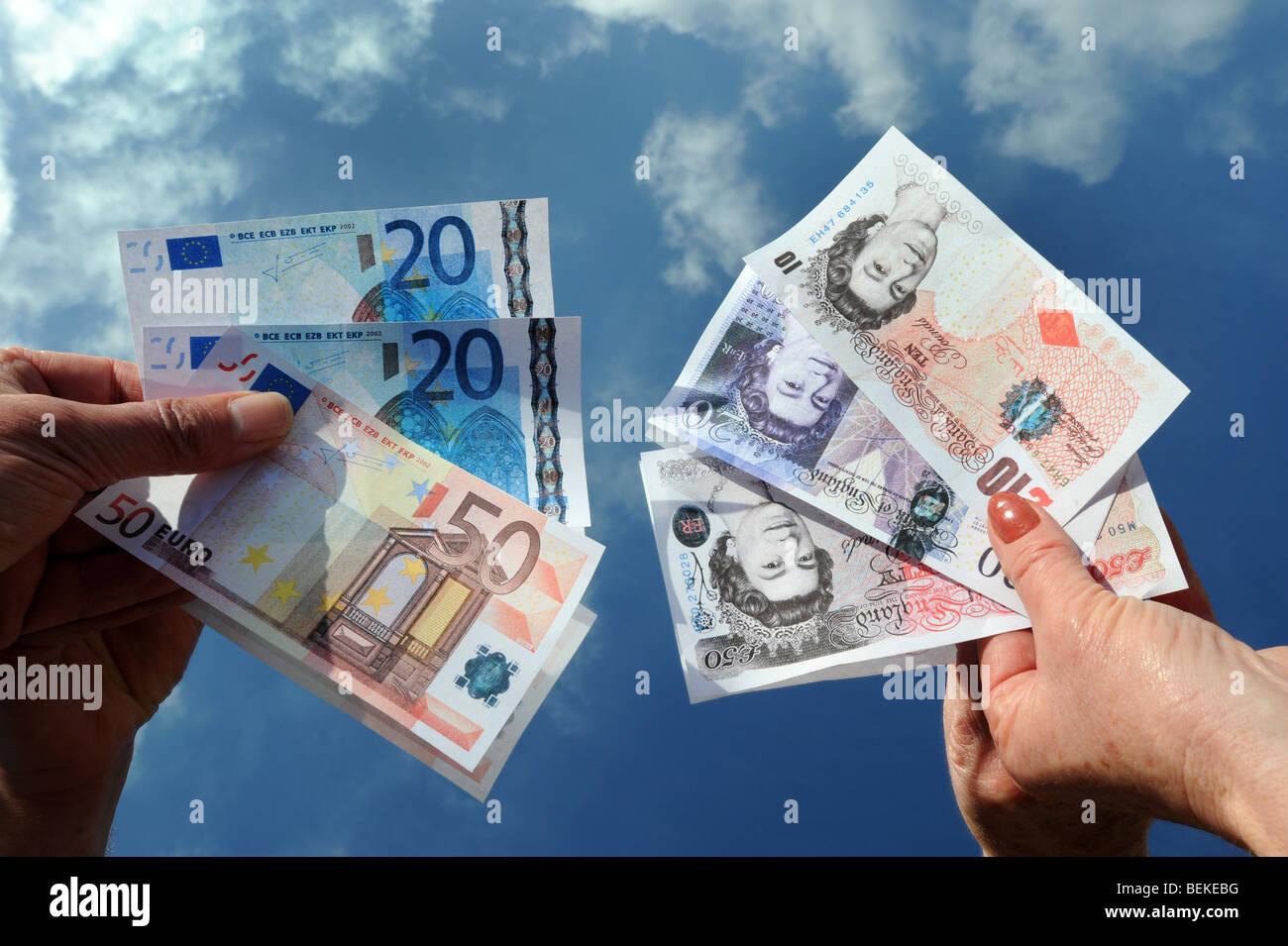 International Currencies Stock Photo - Download Image Now - European Union  Currency, US Paper Currency, British Currency - iStock