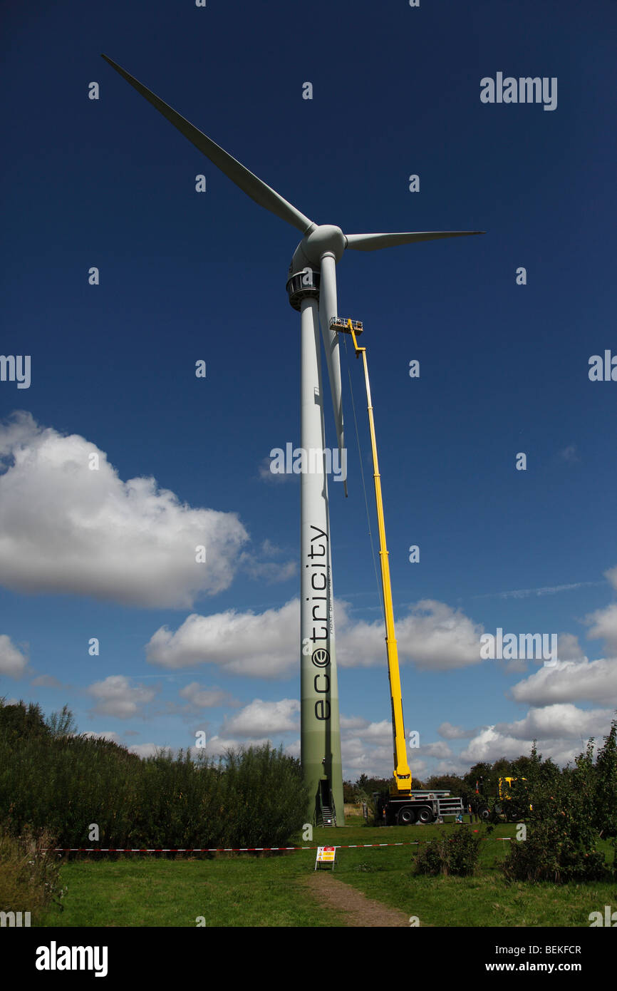 Cleaning leading edge of wind turbine blade in situ Stock Photo Alamy