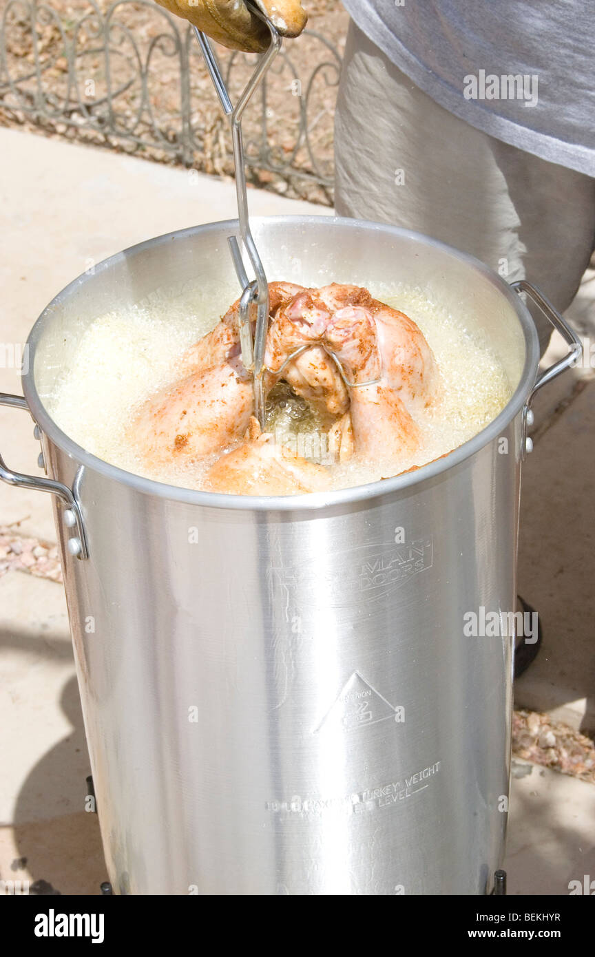 Deep frying pot hi-res stock photography and images - Alamy