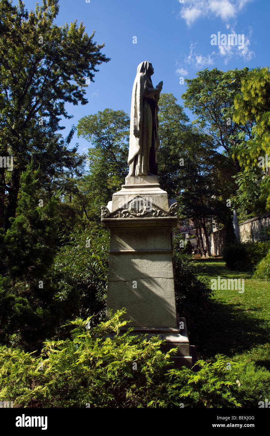 The New York City Marble Cemetery in the East Village neighborhood of New York Stock Photo Alamy