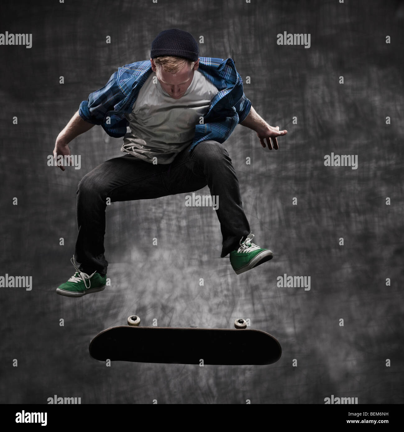 Skate boarding boarders boarder board hi-res stock photography and ...