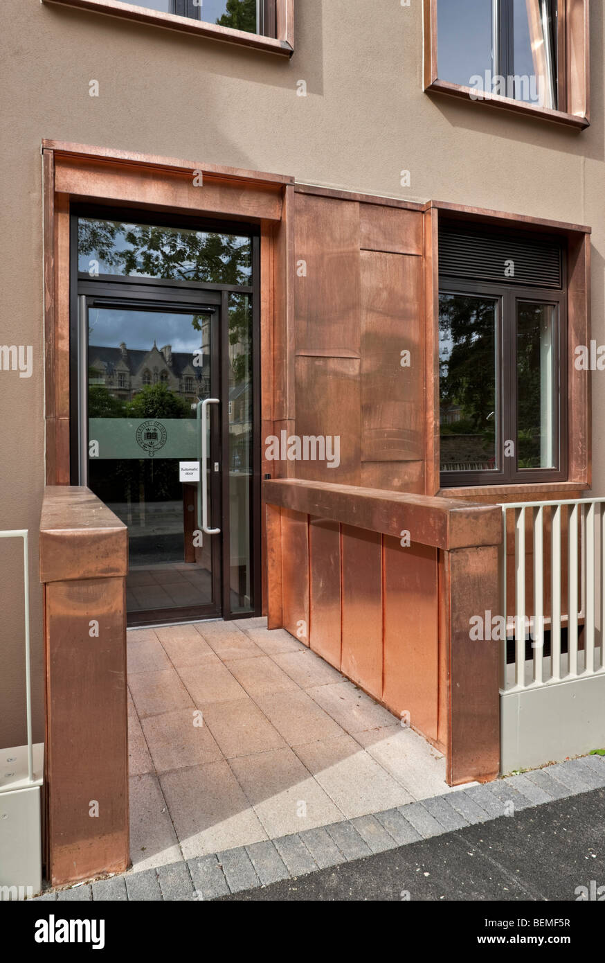New annexe to Queen Elizabeth House in Oxford Stock Photo Alamy