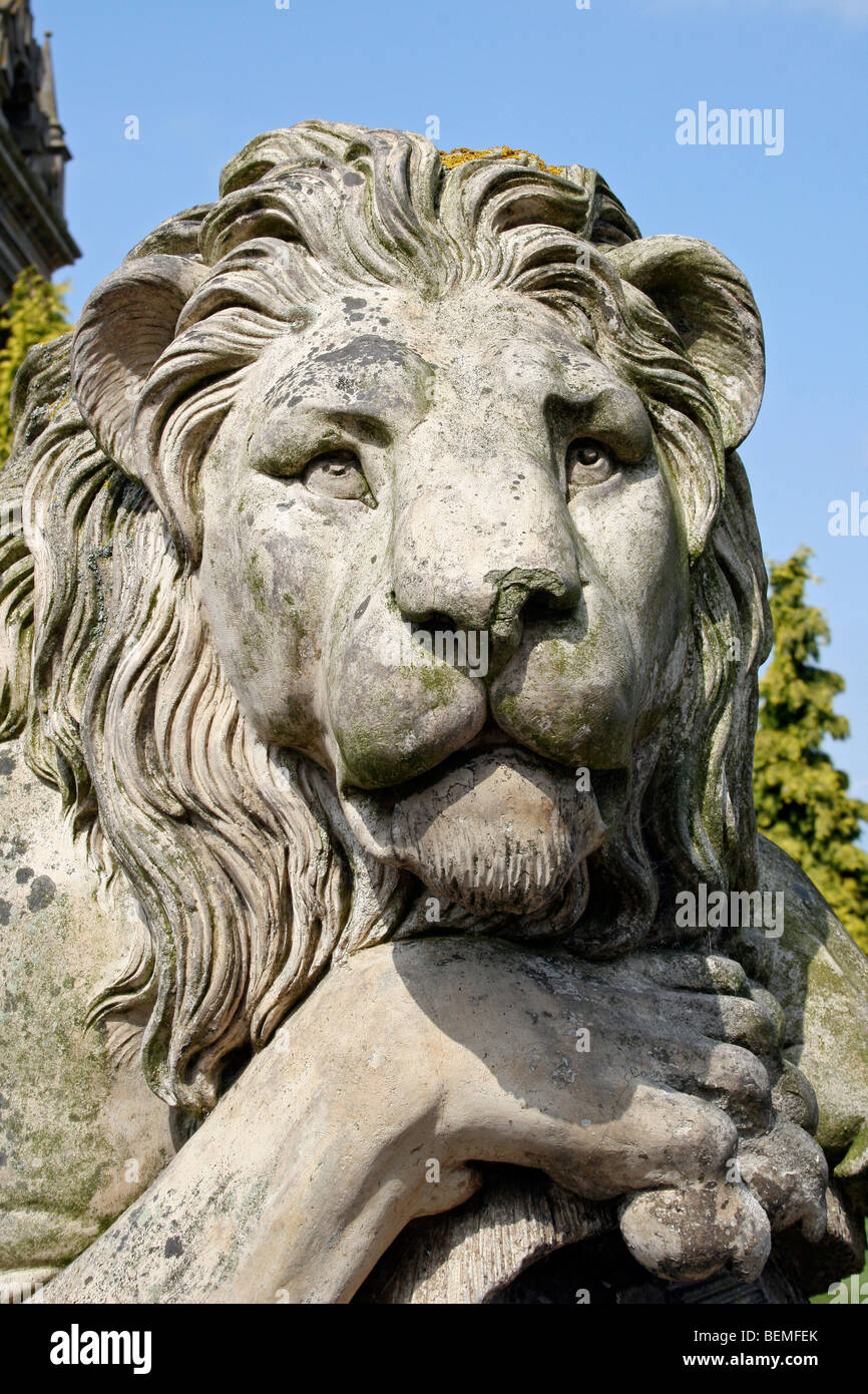 Roman lion statue hi-res stock photography and images - Alamy