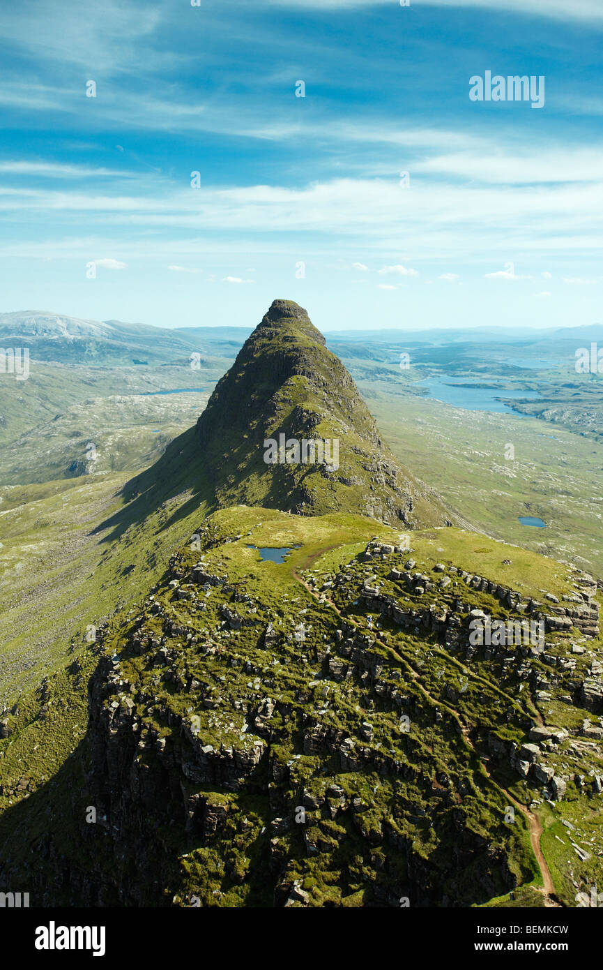 Scotland, Sutherland, near Lochinver, Suilven, view along ridge from