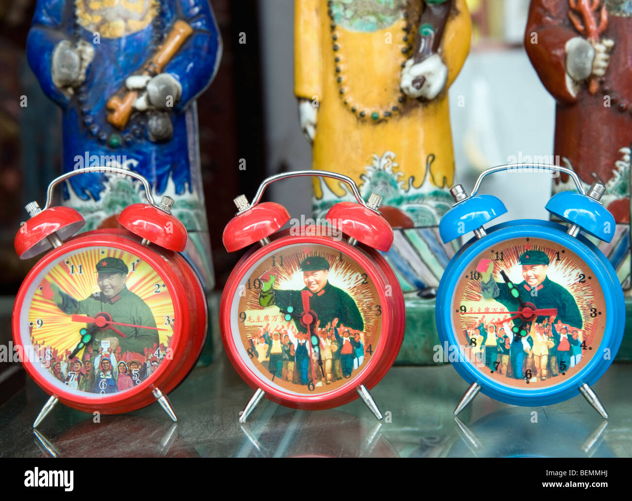 Clocks with the likeness of Mao Tse Dong in Dongtailu antique Market in