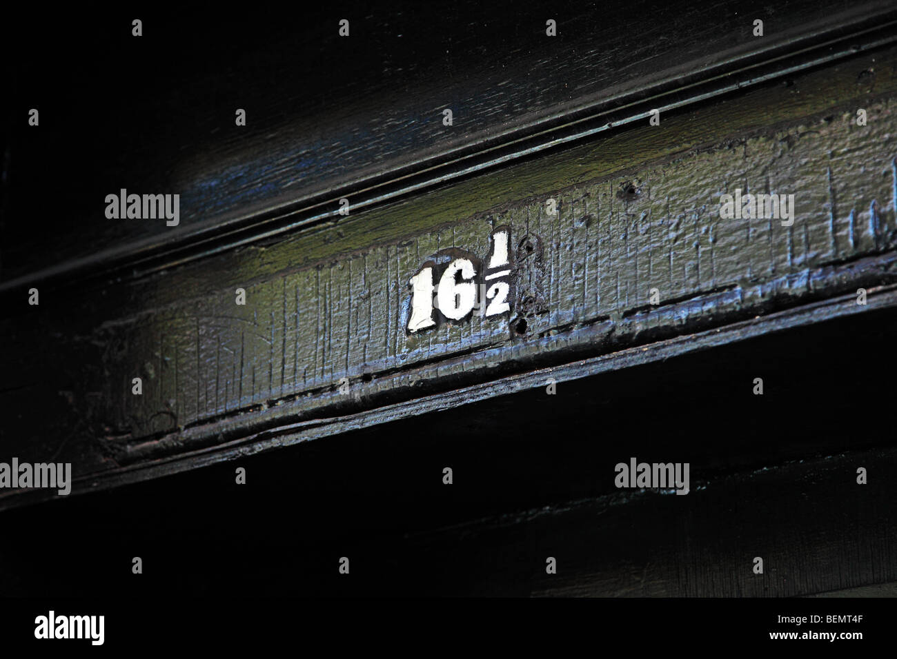 An unusual house number - sixteen and a half - on an old building in New York. Stock Photo