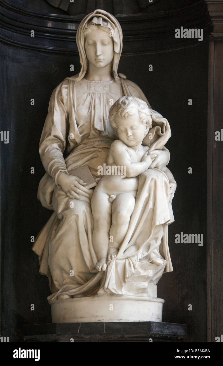 Statue of the Madonna and Child by Michelangelo in the Church of Our Lady (Onze Lieve Vrouwekerk), Bruges, Belgium Stock Photo