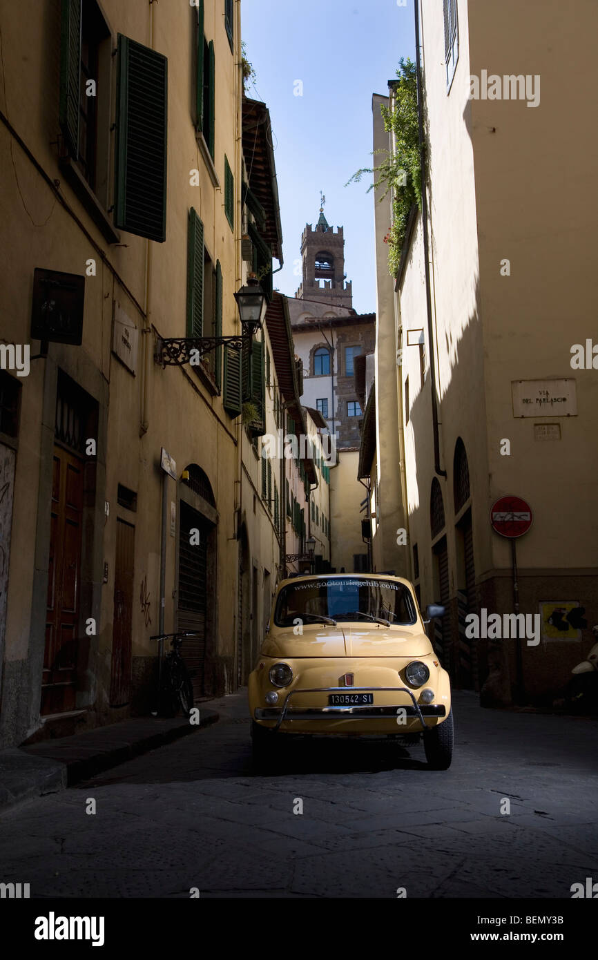 Fiat 500 tour of Florence, Italy Stock Photo - Alamy