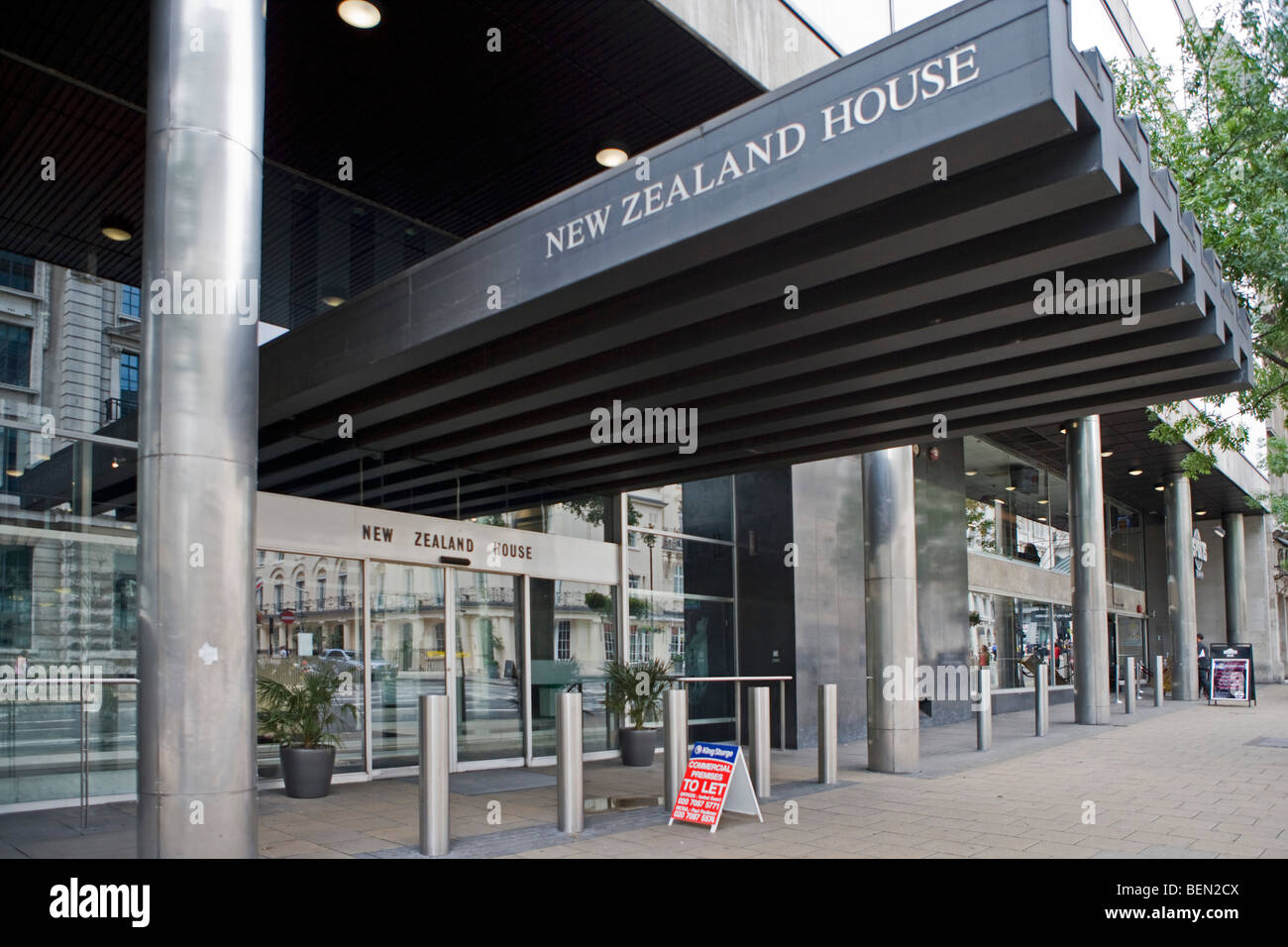 New zealand embassy hi-res stock photography and images - Alamy