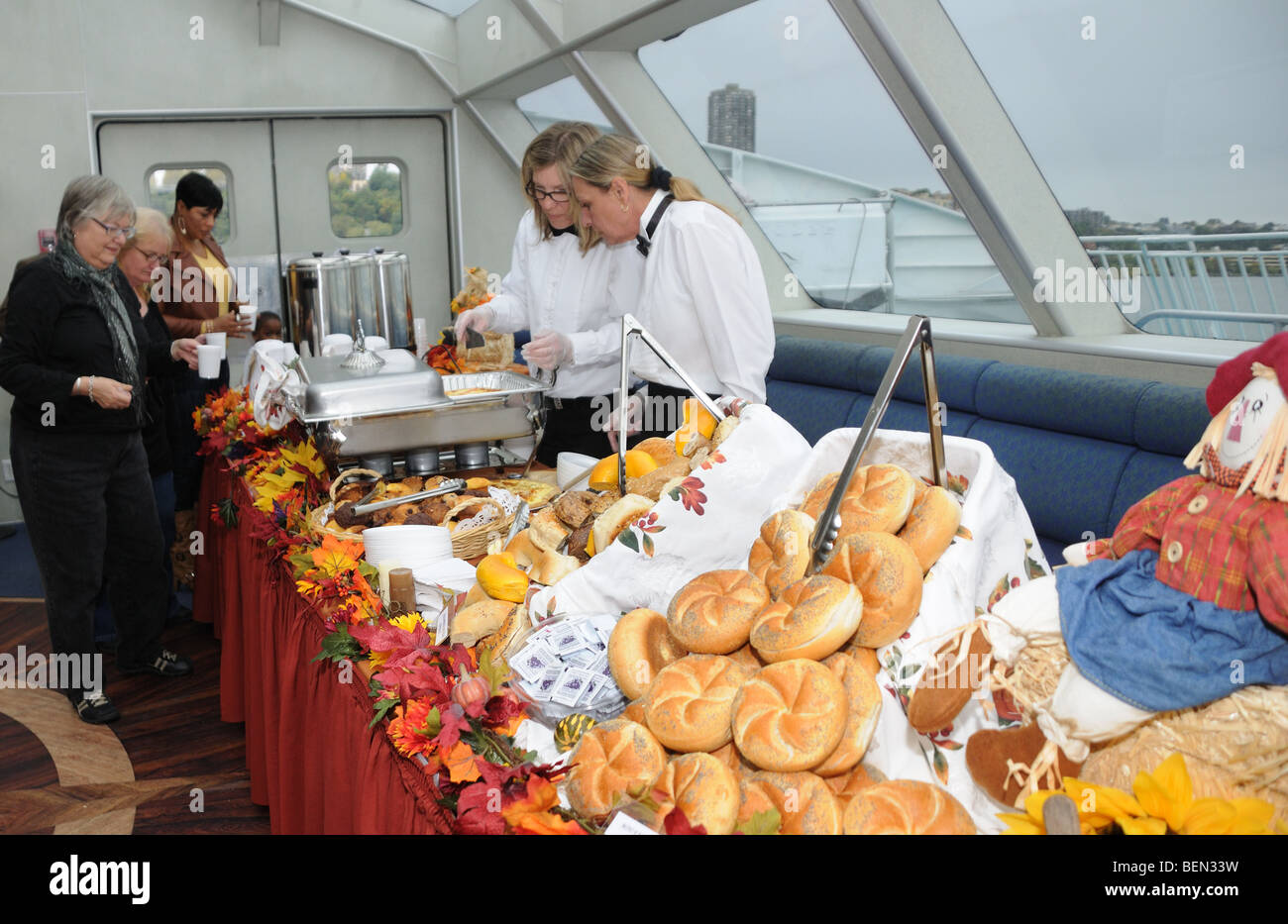 Brunch during a fall foliage cruise up the Hudson River from New Brunch during a fall foliage cruise up the Hudson River from New