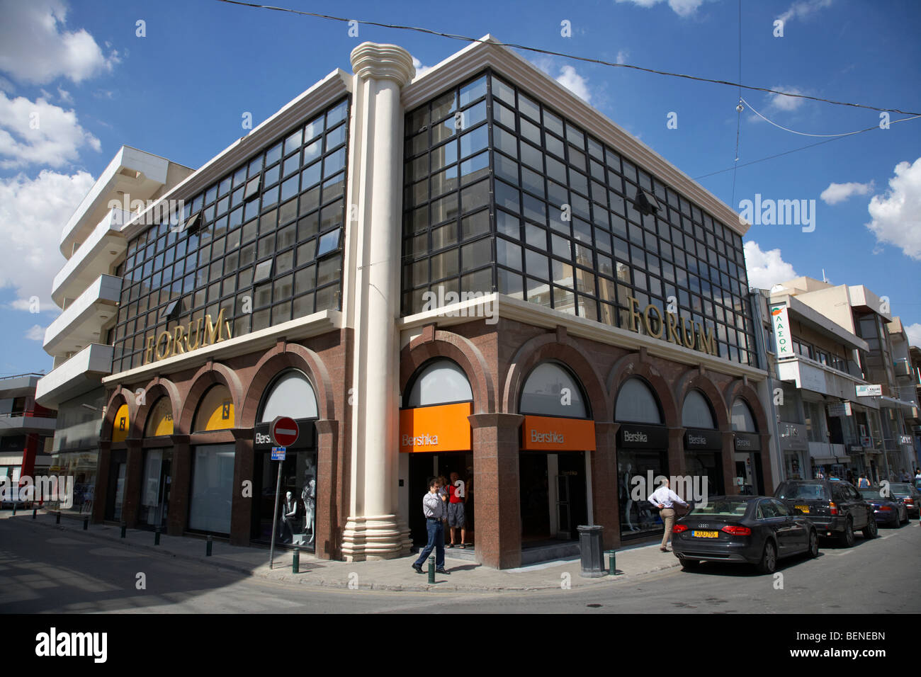 Forum shopping mall hi-res stock photography and images - Alamy