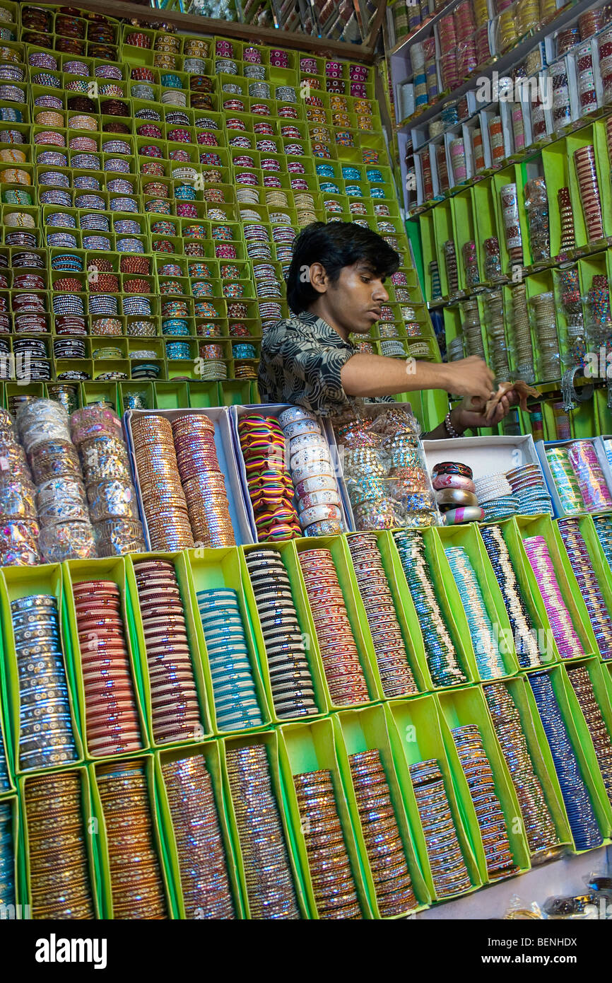Bangle vendor hires stock photography and images Alamy