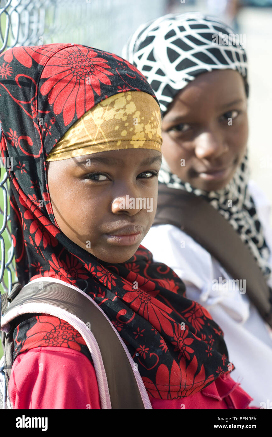 Middle east school girls hi-res stock photography and images - Alamy