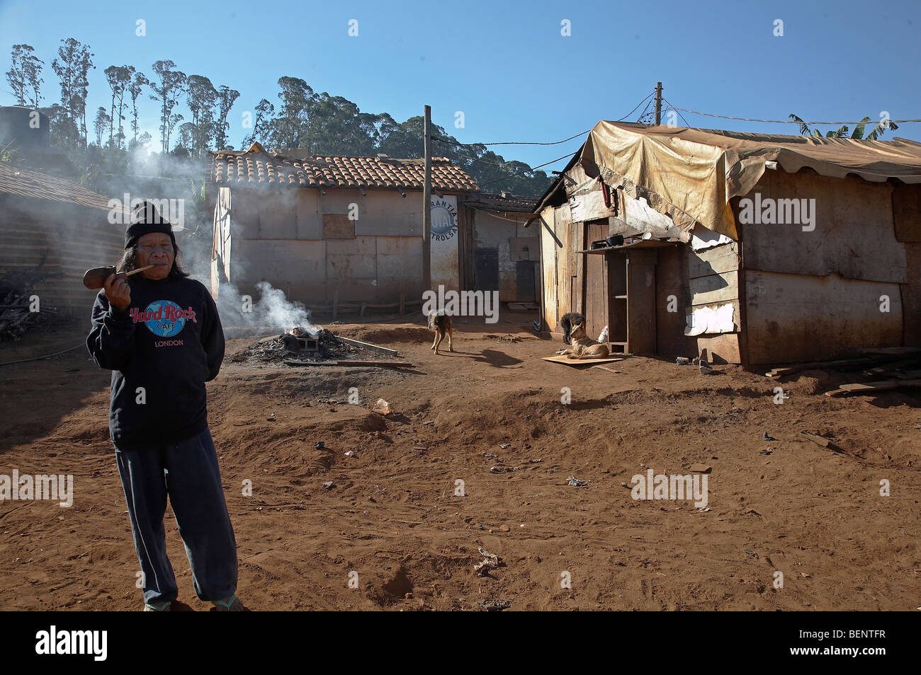 BRAZIL Aldeia Tekoa Pyau, a Guarani Mbya indigenous slum settlement on the edge of Sao Paulo. Stock Photo