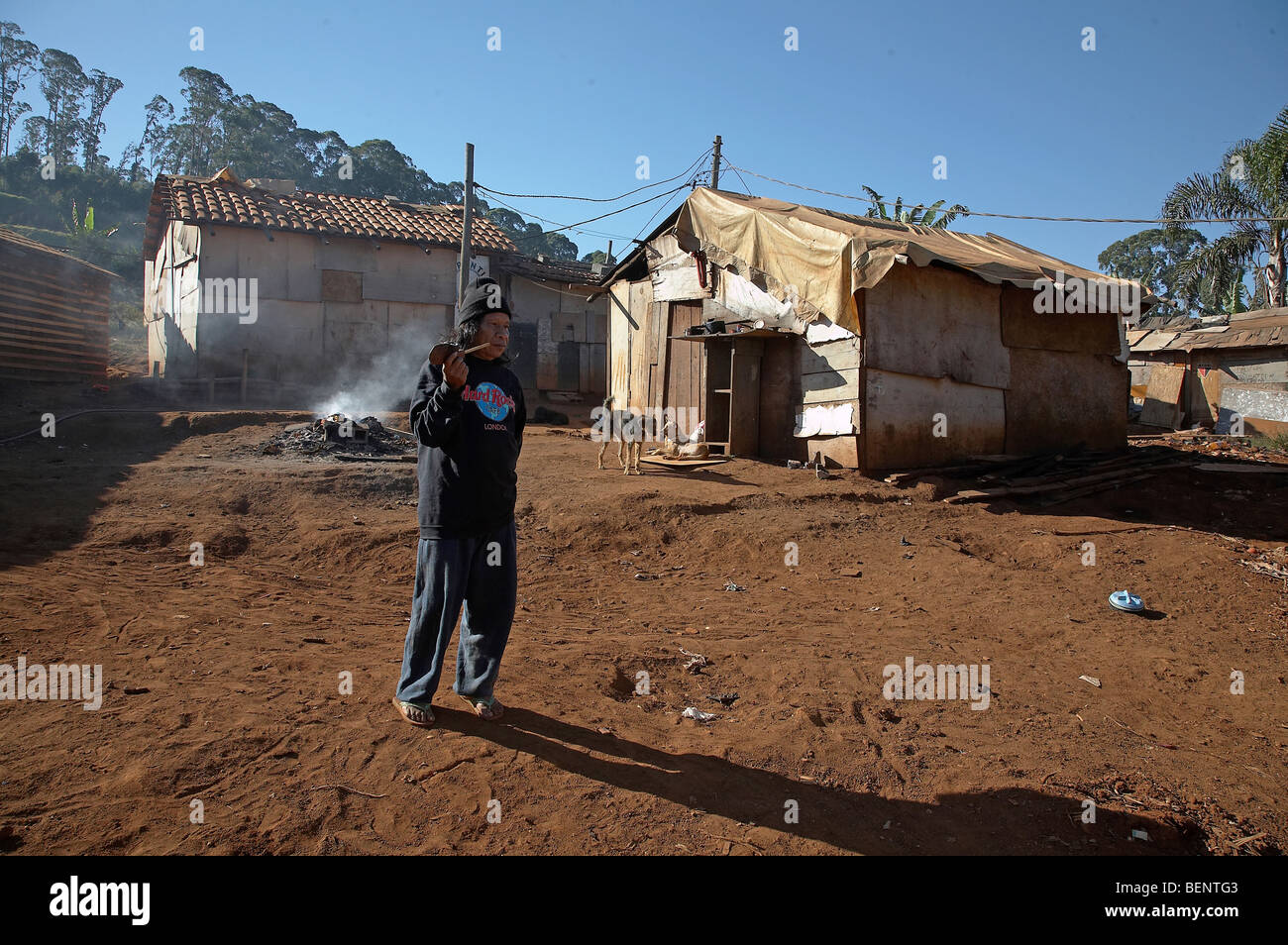 BRAZIL Aldeia Tekoa Pyau, a Guarani Mbya indigenous slum settlement on the edge of Sao Paulo. Stock Photo
