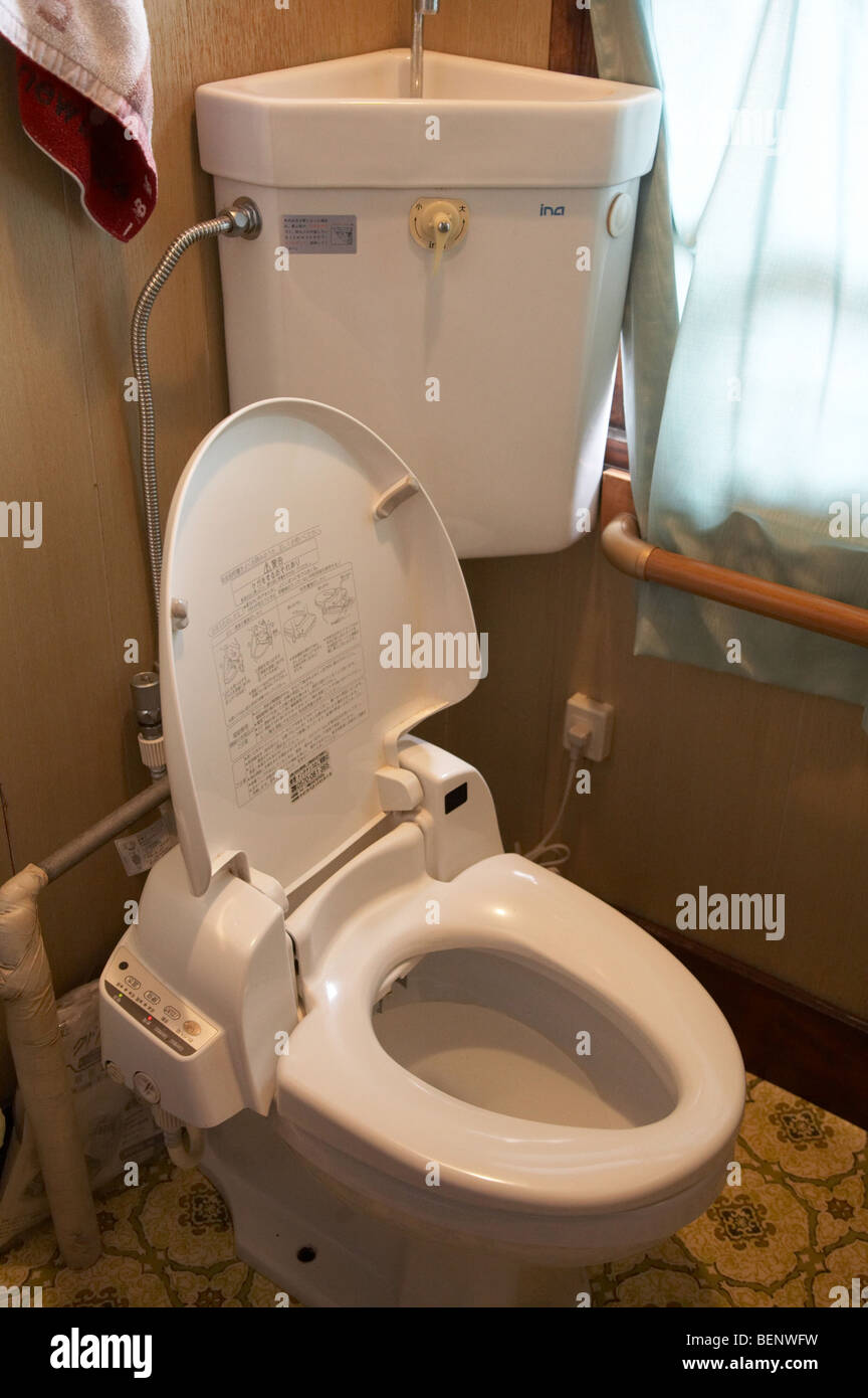 Japanese toilet hires stock photography and images Alamy
