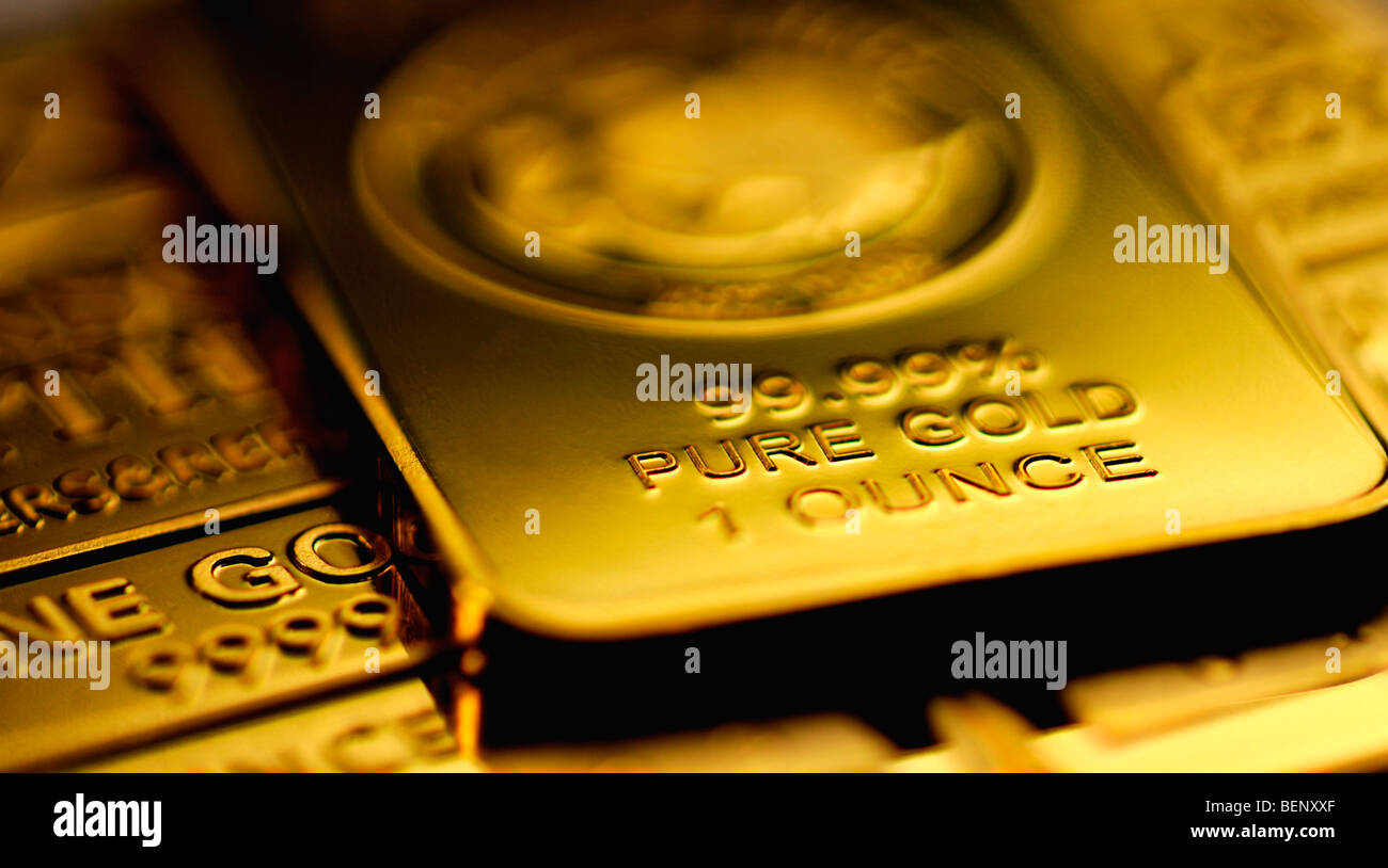 Gold bullion in 1oz bars / ingots Stock Photo