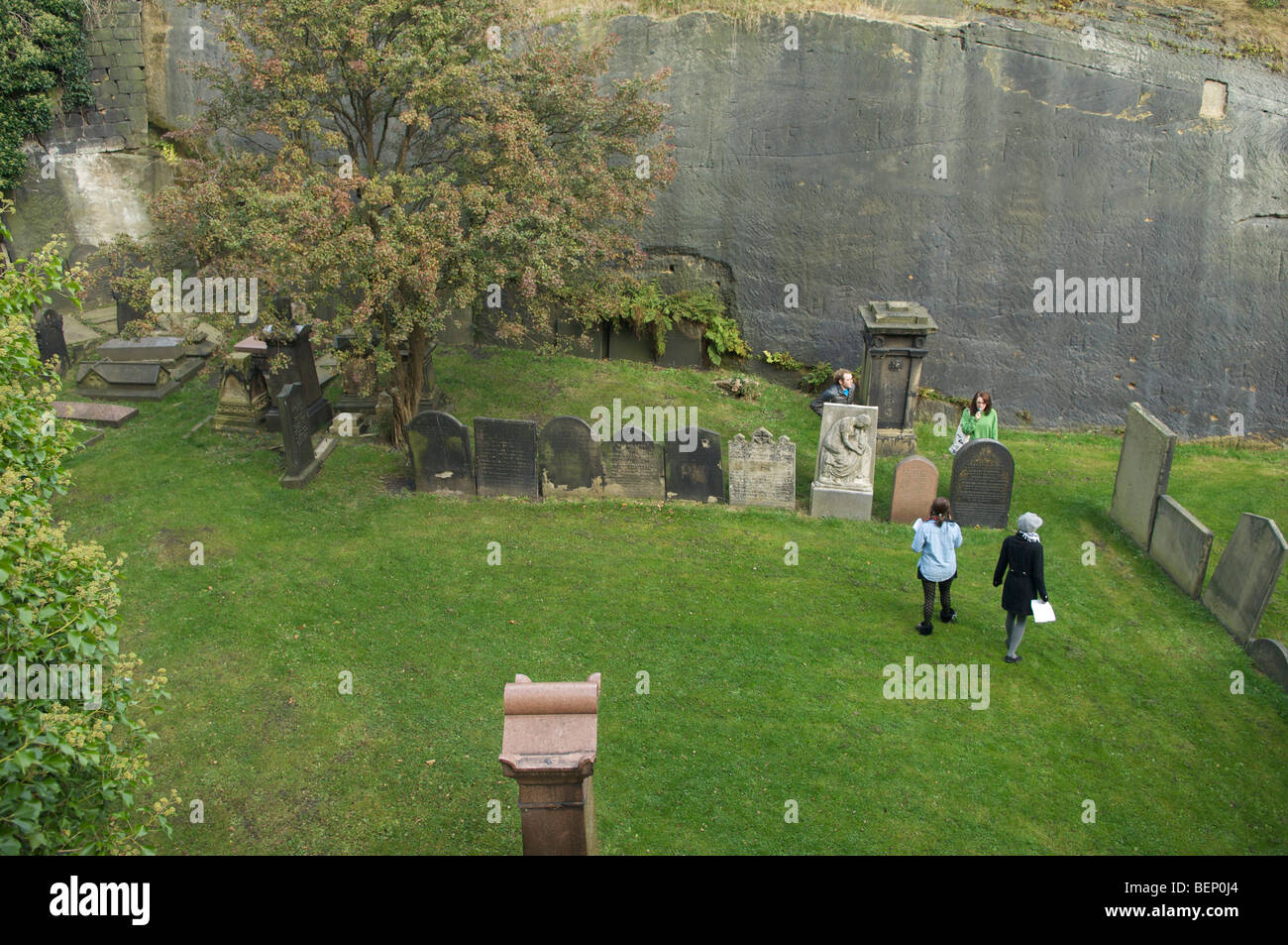 Liverpool City centre St James' garden Stock Photo - Alamy