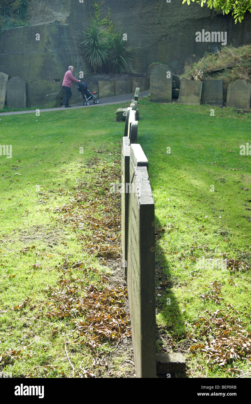 Liverpool City centre St James' garden Stock Photo - Alamy