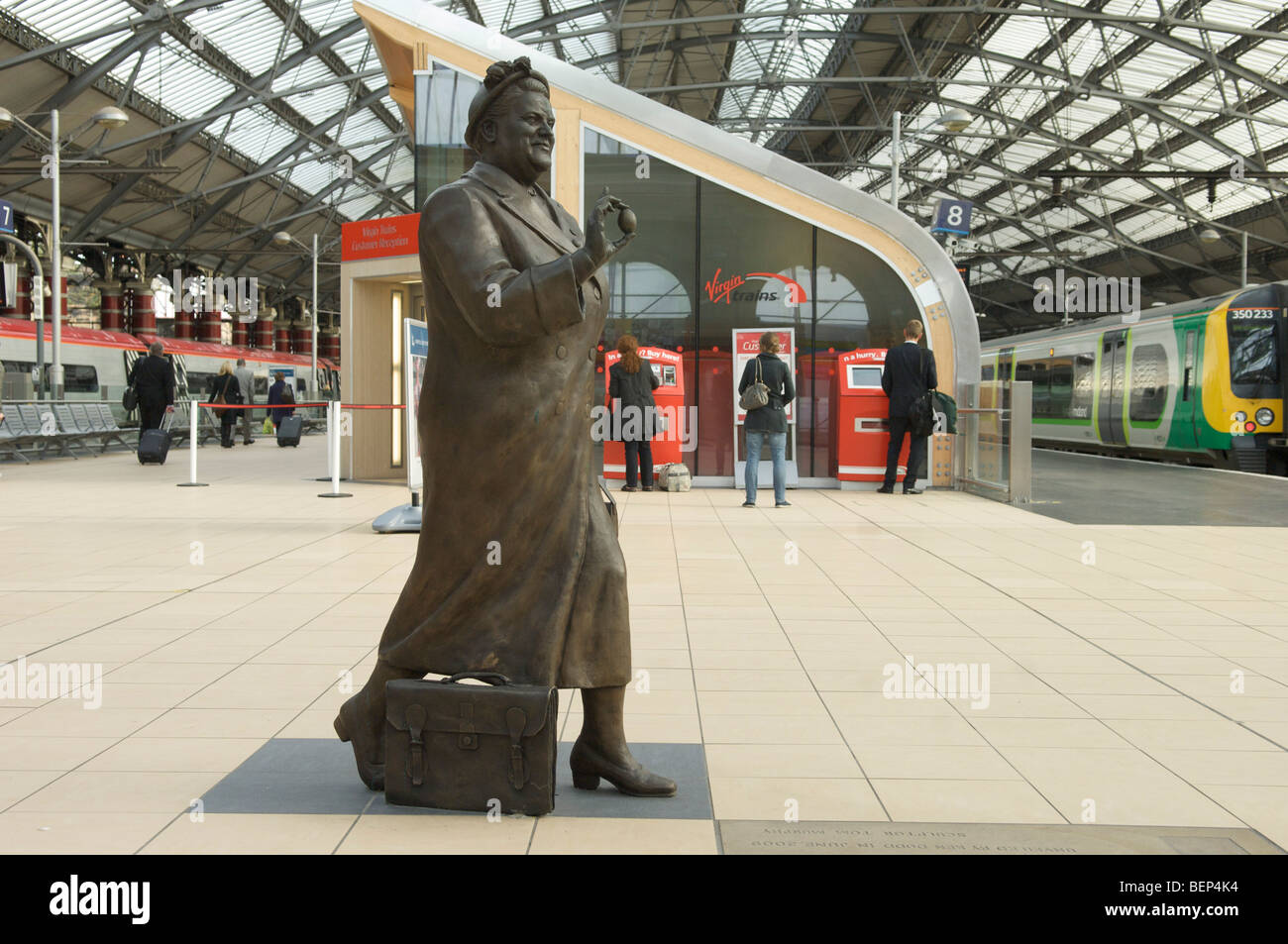 Statue of Bessie Braddock MP on Liverpool Lime street station Stock