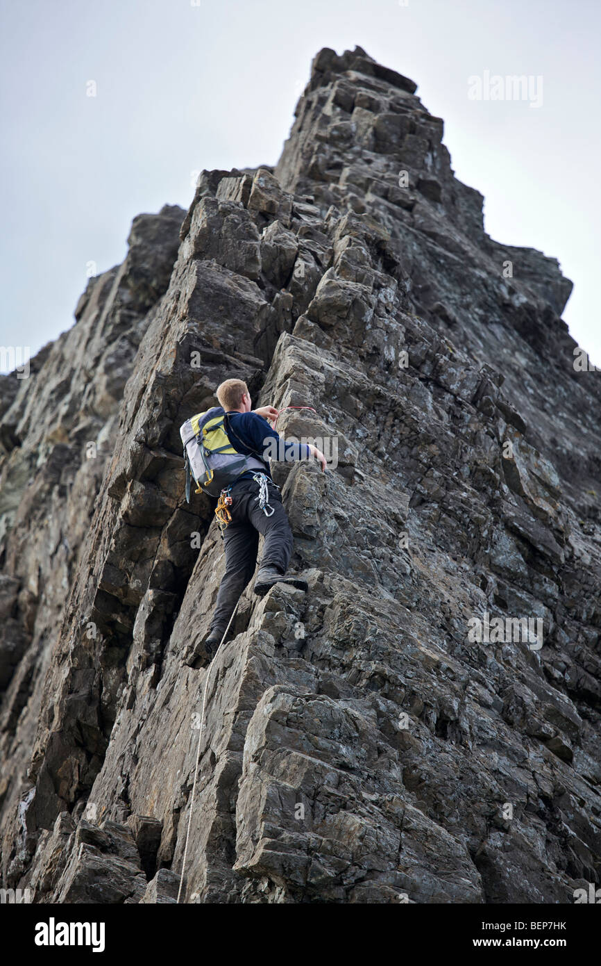 A climber on the Inaccessible Pinnacle, Isle of Skye Stock Photo
