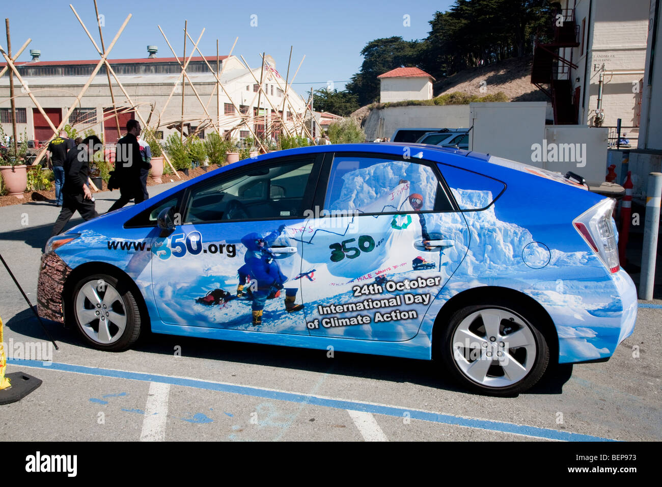 350.org International Day of Climate Action advertising on a Toyota Prius hybrid. San Francisco, California, United States (USA) Stock Photo