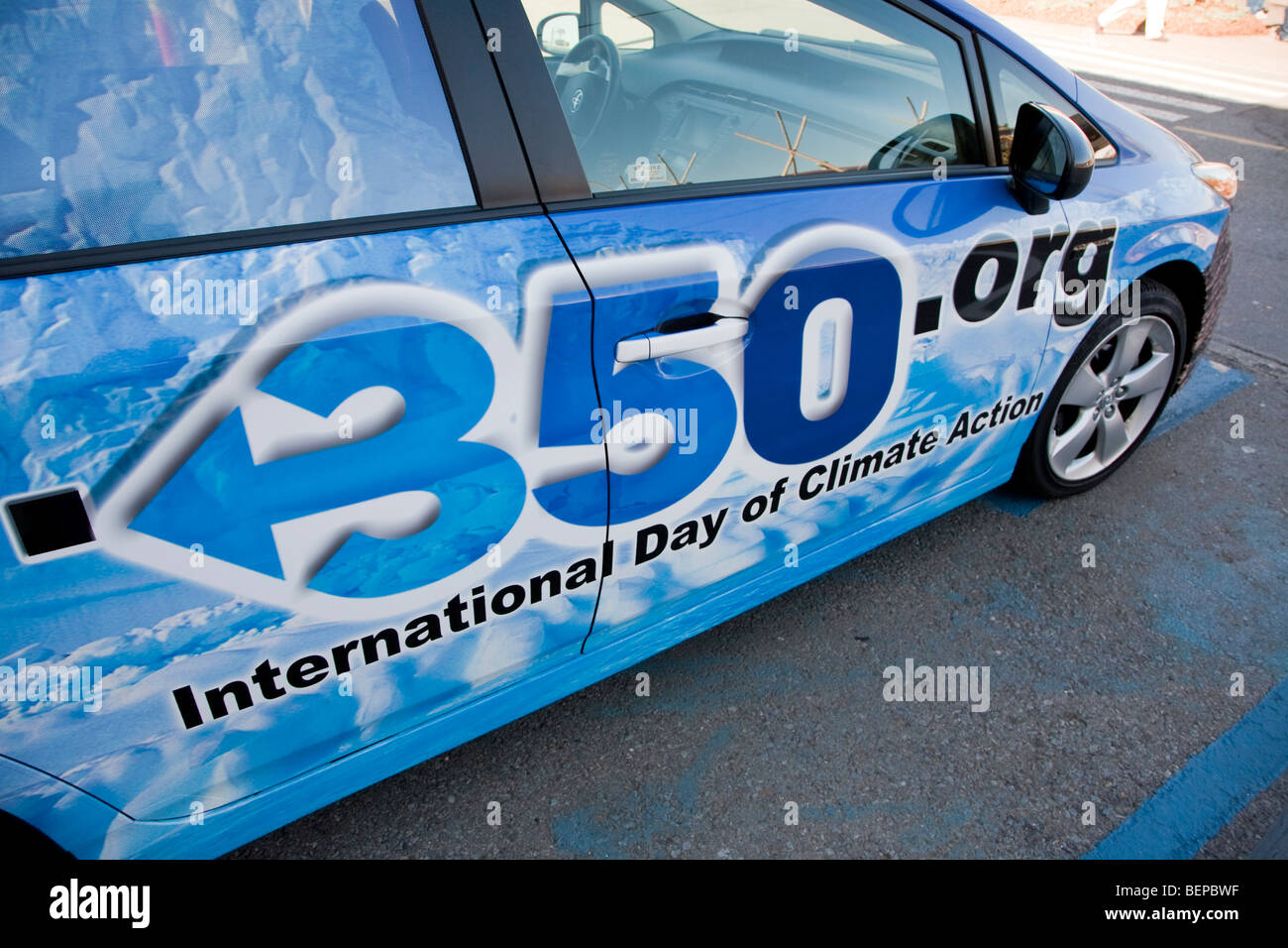 350.org International Day of Climate Action advertising on a Toyota Prius hybrid. San Francisco, California, United States (USA) Stock Photo