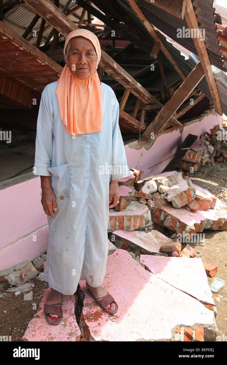 Earthquake survivor, Jawi Duku, Sungai Limau, Kab. Padang Pariaman, West Sumatra, Indonesia Stock Photo