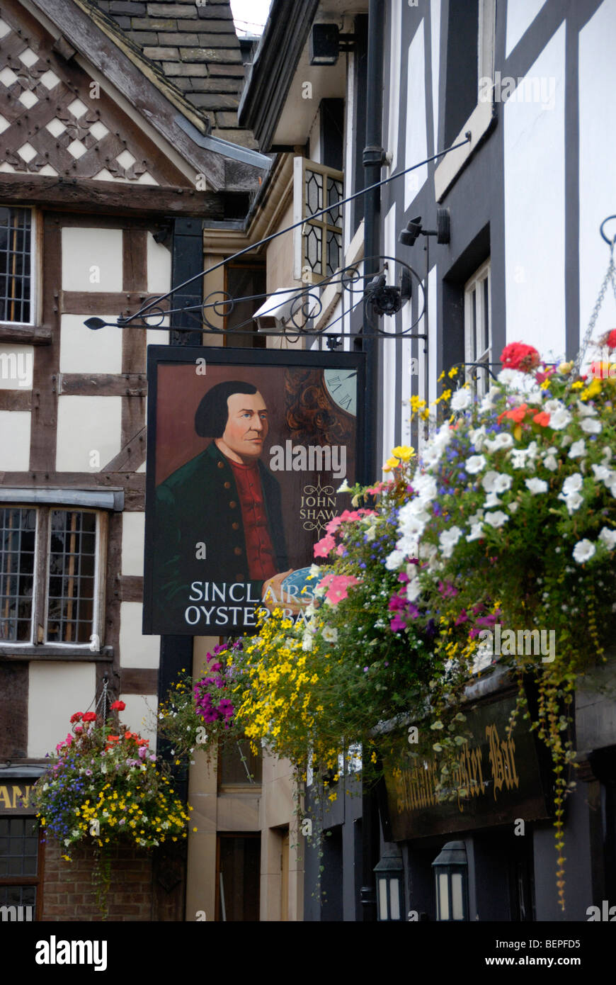 Exterior of Sinclairs Oyster Bar, Manchester, England, UK Stock Photo