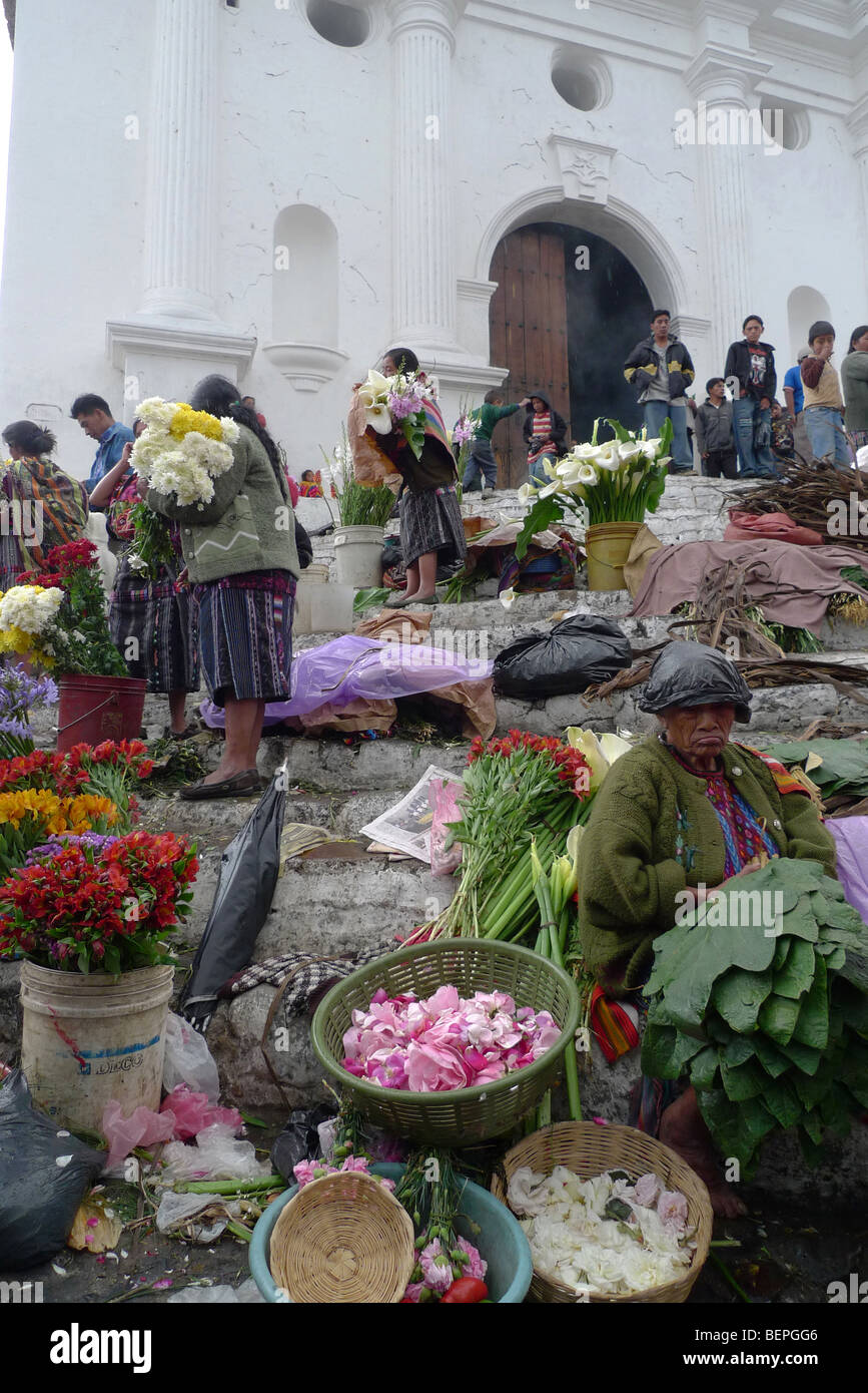 GUATEMALA Chichicastenango market on the steps of Catholic church. Food seller. PHOTO by SEAN SPRAGUE 2009 Stock Photo