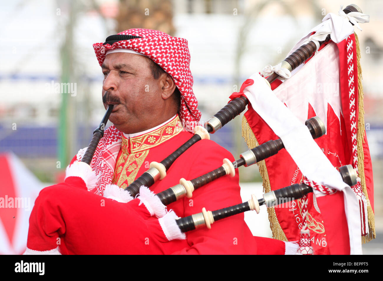Traditional dress bahrain hires stock photography and images Alamy