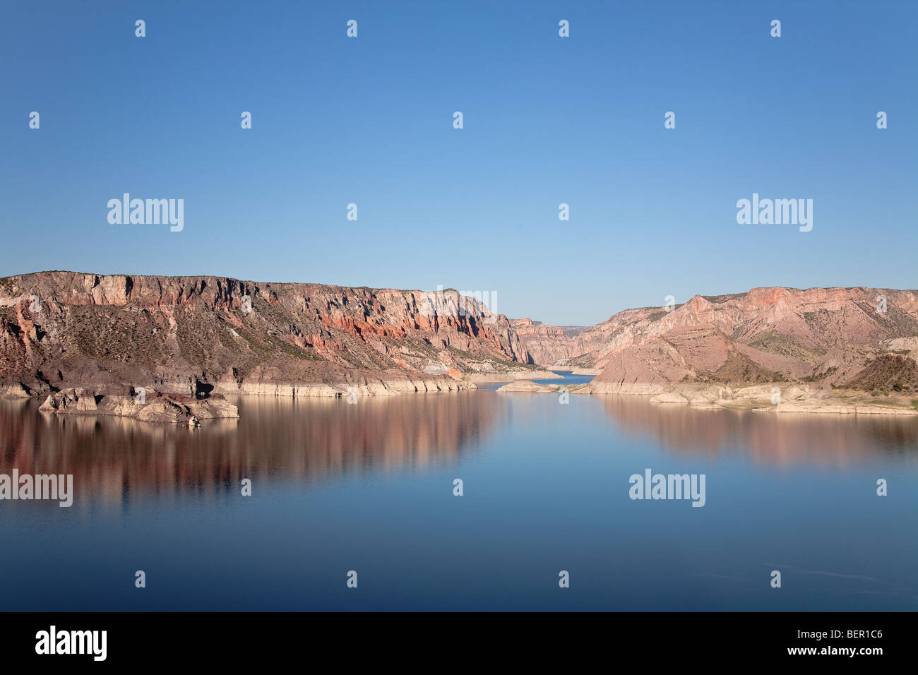 atuel-canyon-and-valle-grande-lake-san-rafael-mendoza-province