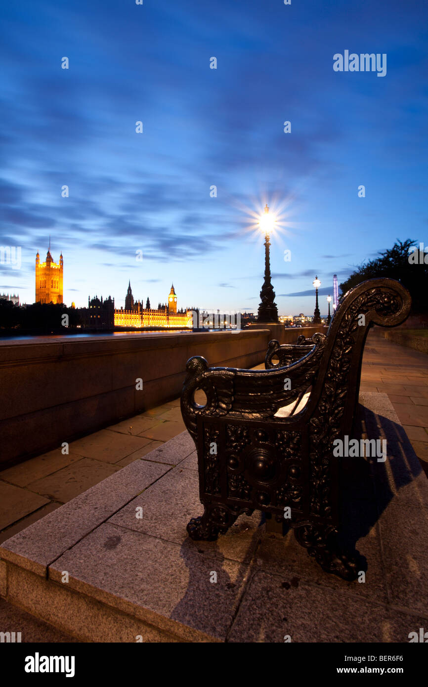 Night shot of the Houses of Parliament from the Albert Embankment, London Stock Photo
