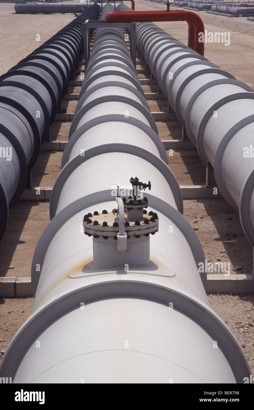 Ras Lafan Qatar Gas Bahrain oil and gas pipes Stock Photo Alamy