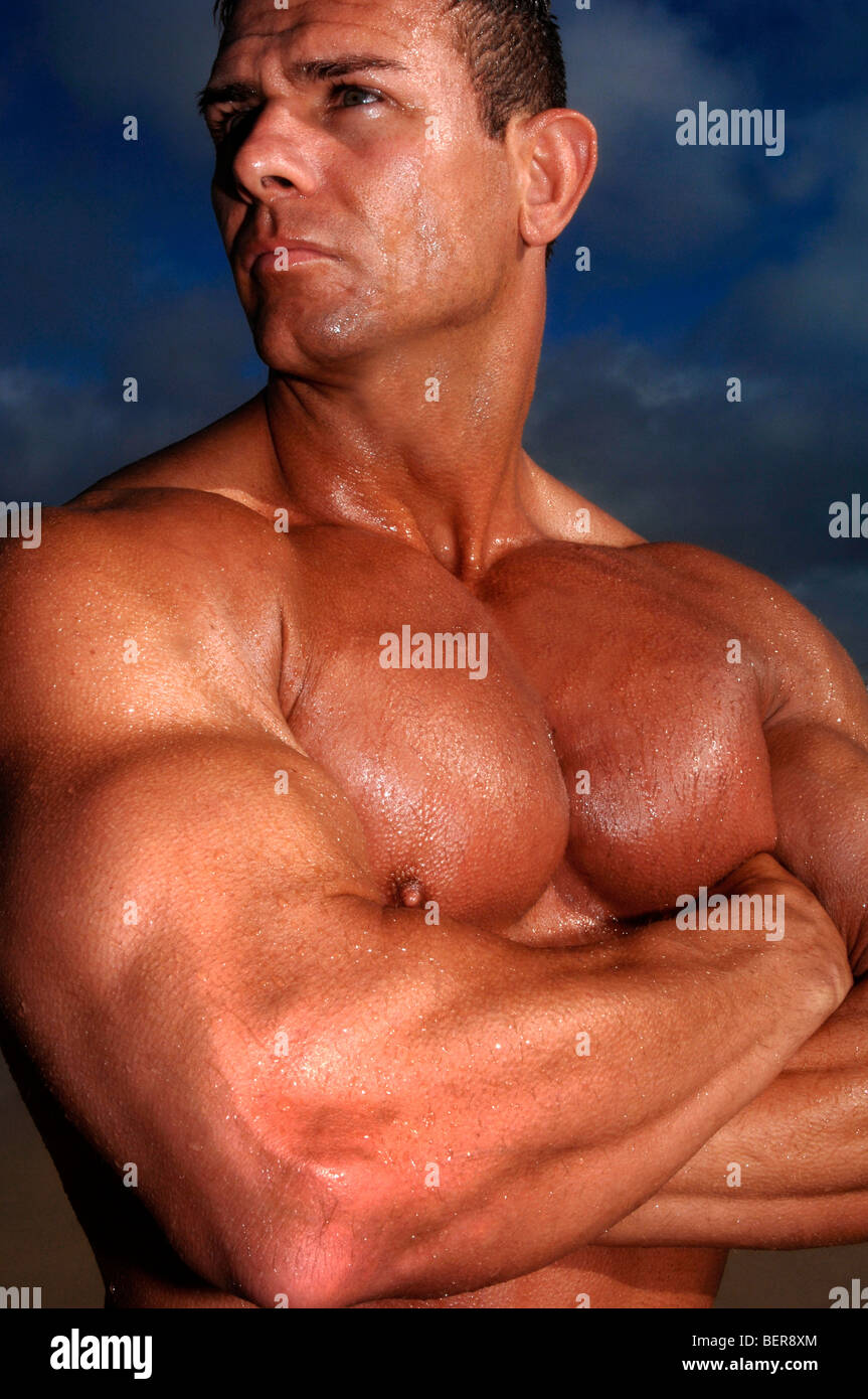David Rylah Body Builder Main Beach Surfers Paradise Gold Images, Photos, Reviews