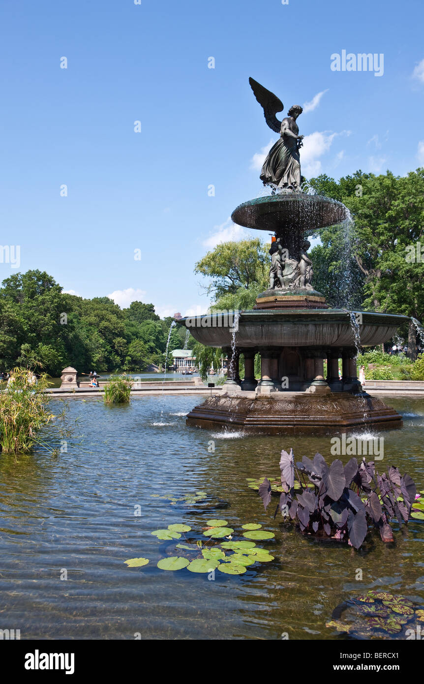 Fuente Bethesda, Central Park  Bethesda fountain central park, Bethesda  fountain, Manhattan skyline