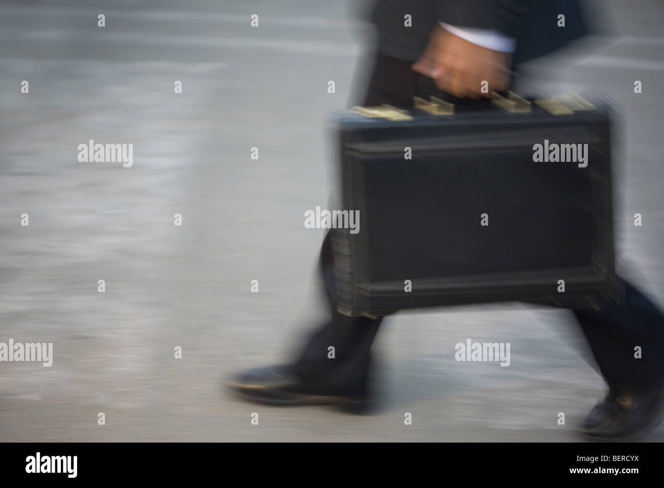 Men carrying briefcases hires stock photography and images Alamy