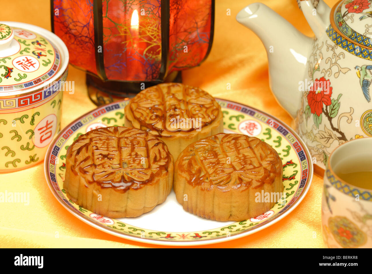 Chinese famous foodMoon cake Stock Photo Alamy