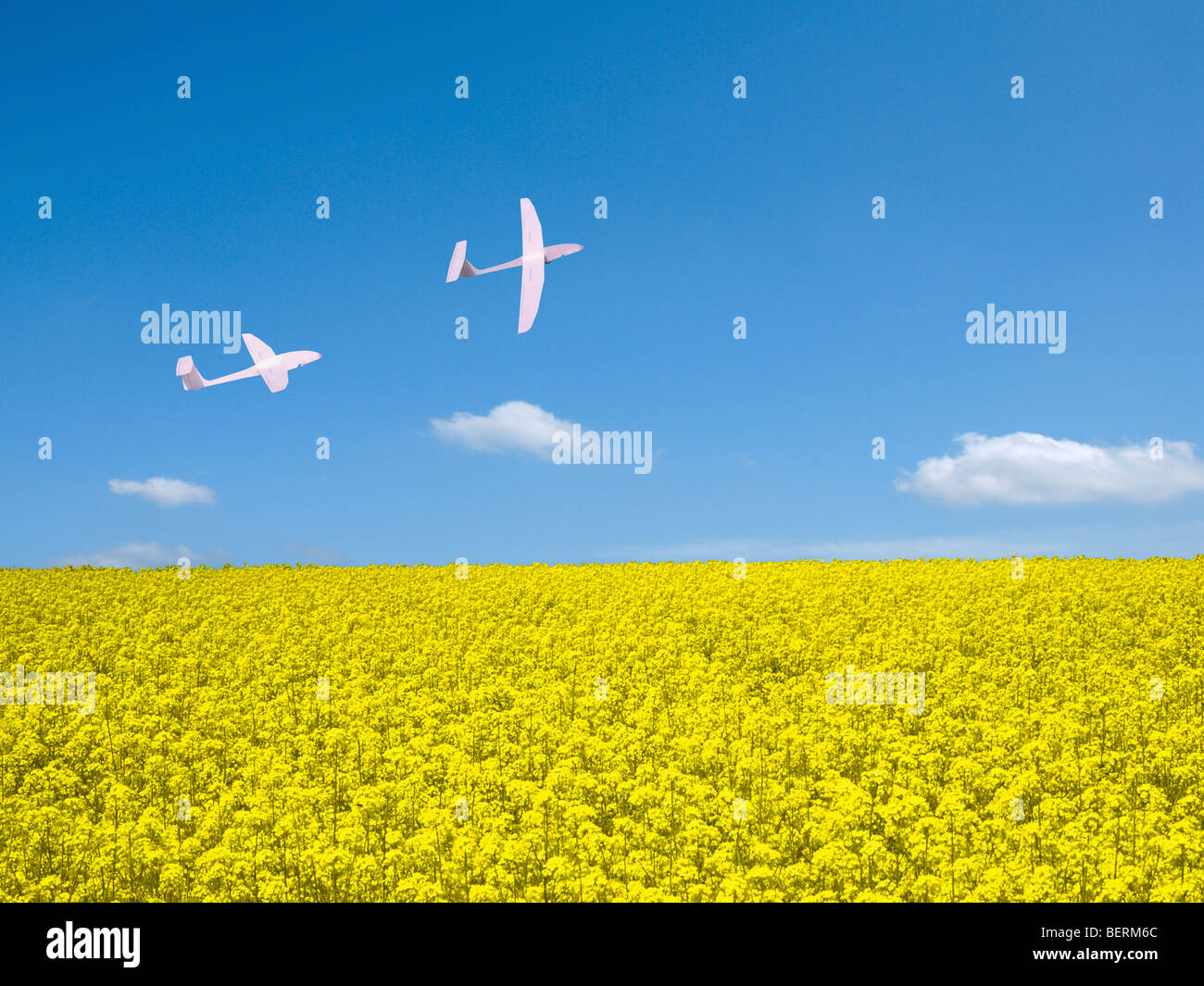 Two paper airplane flying in the sky Stock Photo - Alamy