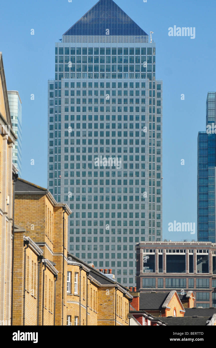 One Canada Square, Canary Wharf, Docklands, as seen from Rotherhithe, London SE16 Stock Photo
