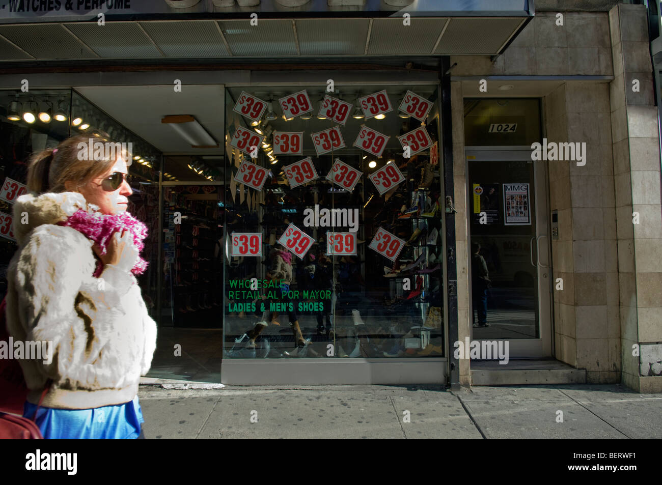 Shoe Store Advertising High Resolution Stock and Images - Alamy