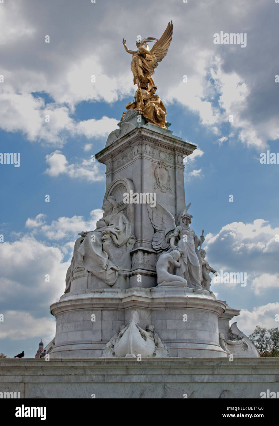 Queen Victoria Statue outside Buckingham Palace, London, England Stock