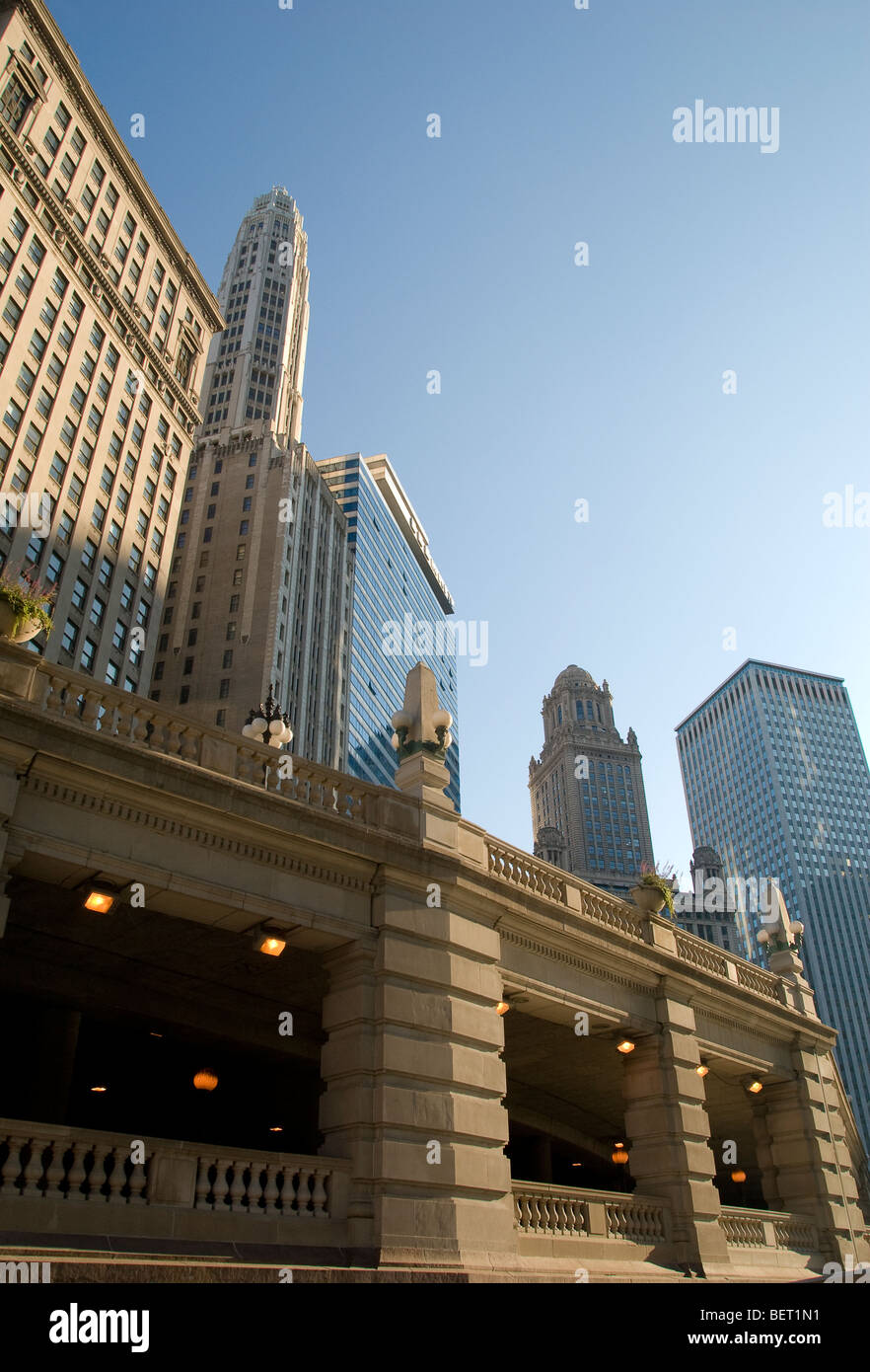 Architectural landmarks and historic structures align the Chicago River