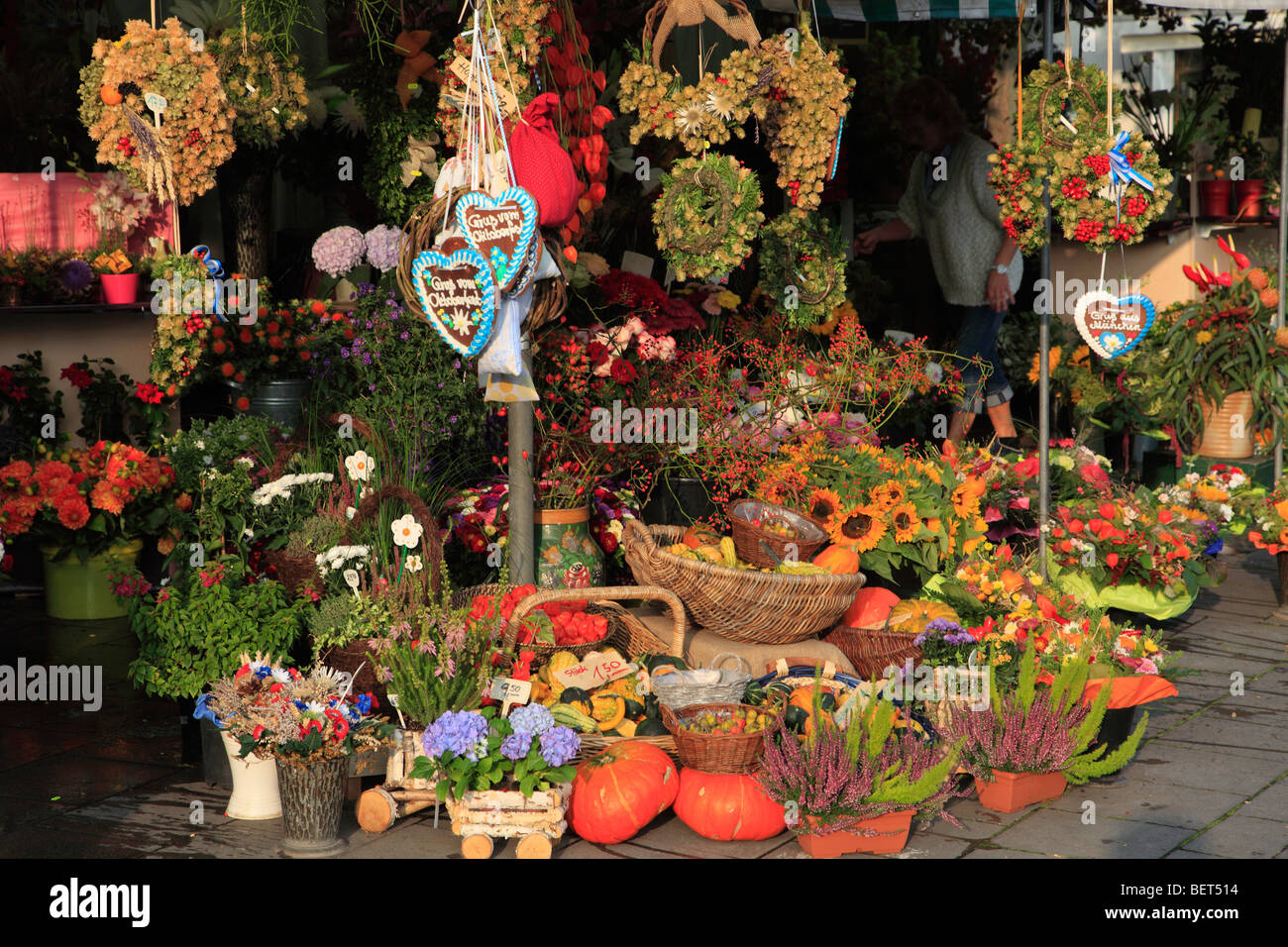 Flower market munich stall hires stock photography and images Alamy