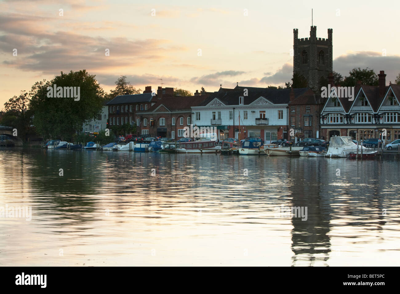 Page 3 - River Bank With Boat Moorings High Resolution Stock Photography  and Images - Alamy