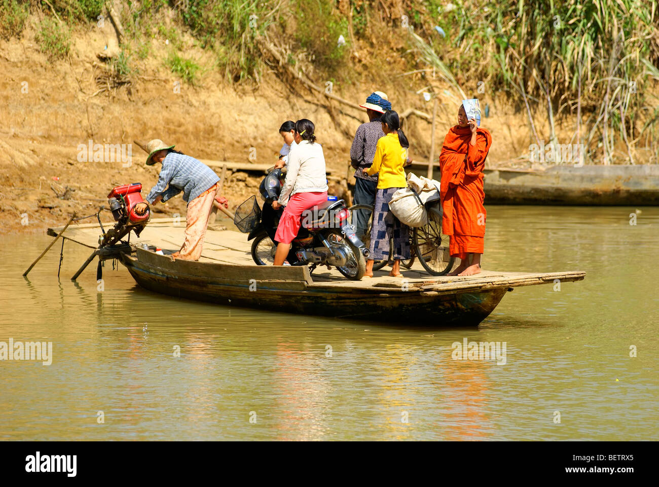 Life on The Tonla Sap Lake, between Battambang and Siem Reap. Cambodia ...