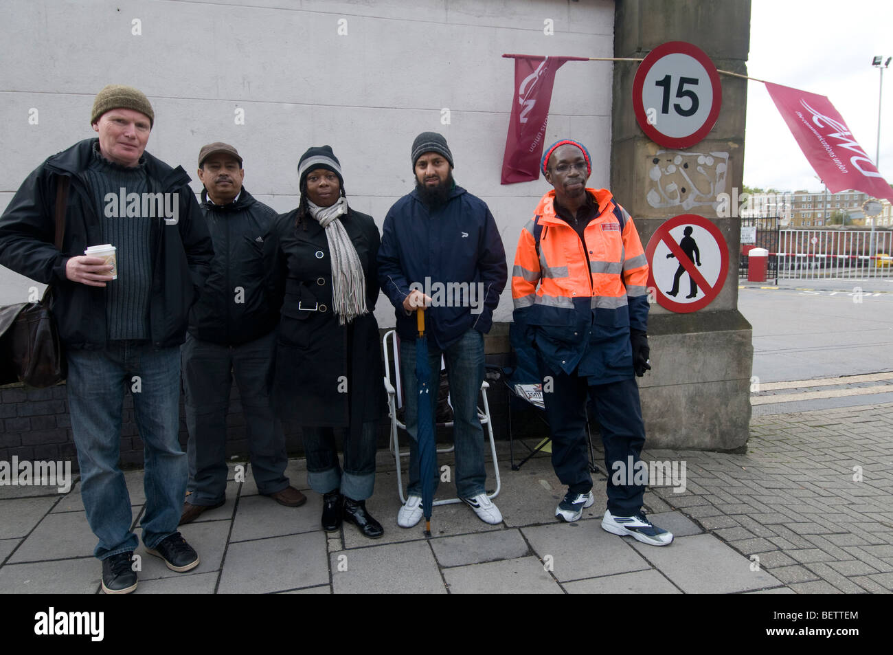 London October 22nd 2009 Post office workers, members of the Communications Union (CWU) strike at Mount Pleasant sorting office. Stock Photo